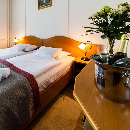 Napfeny Hotel